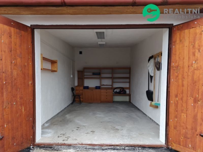 Pronájem garáž - Lidická, Karlovy Vary, 19 m²