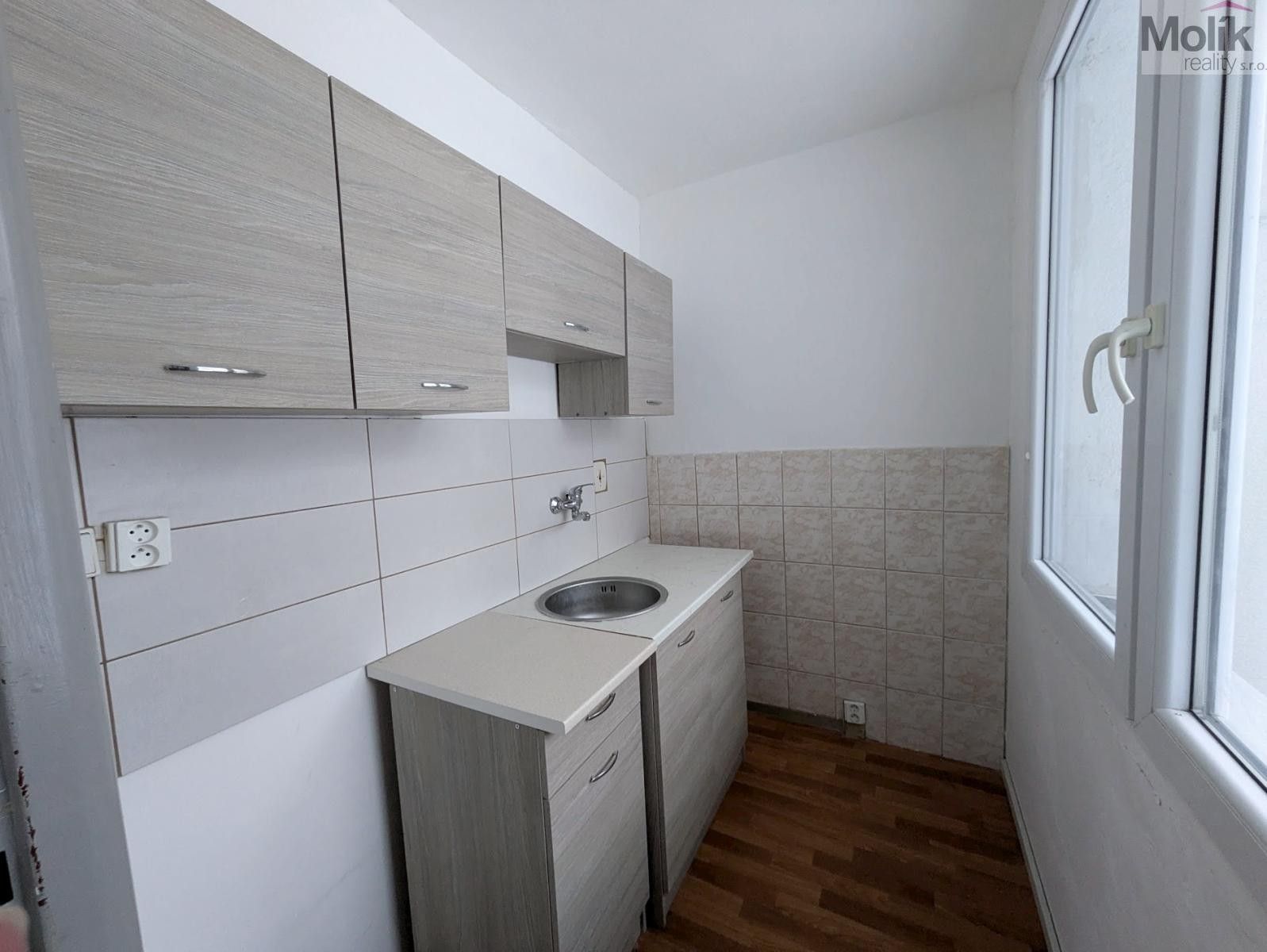 Pronájem byt 1+kk - Aléská, Bílina, 28 m²