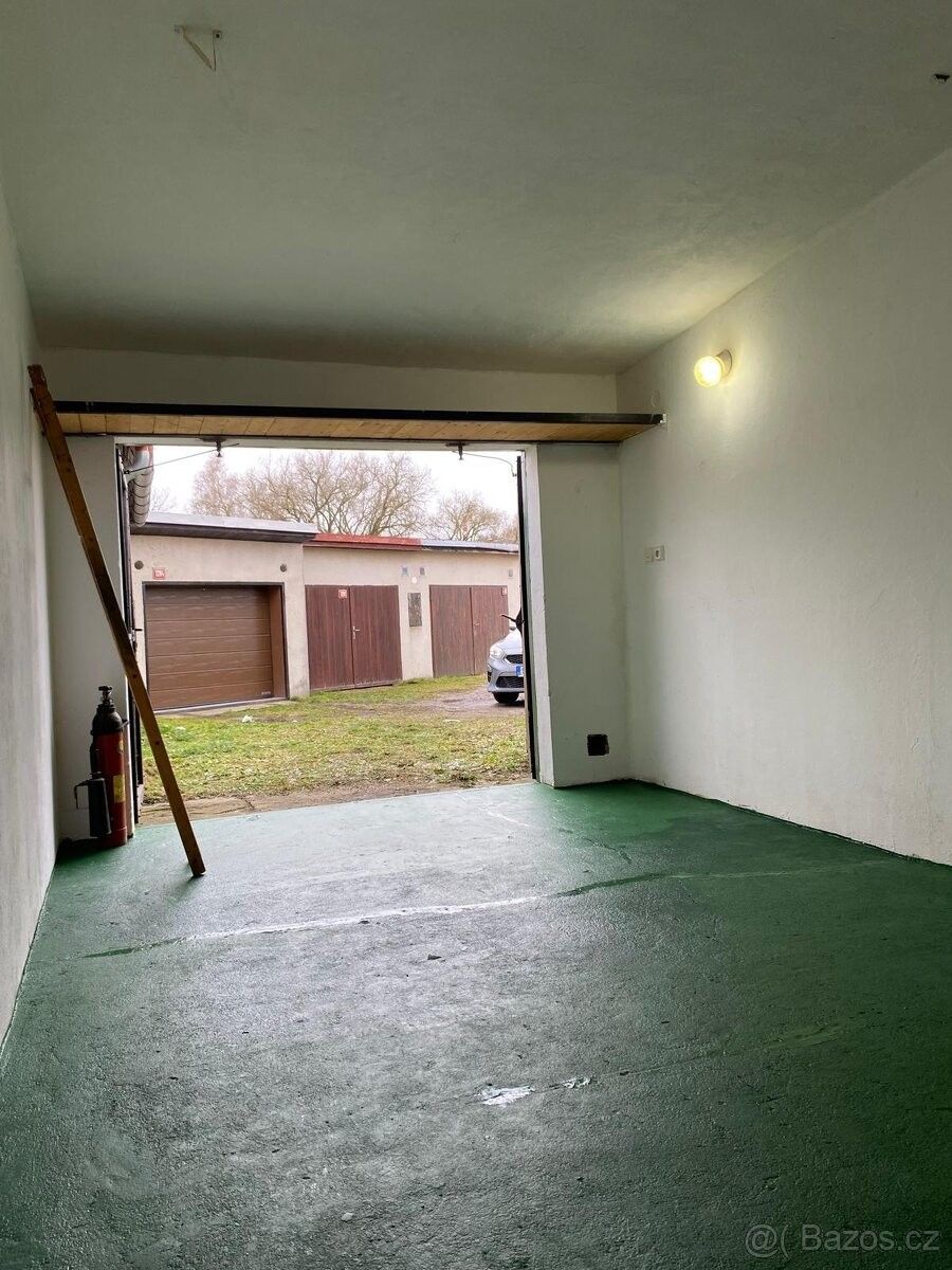 Garáže, Jindřichův Hradec, 377 01