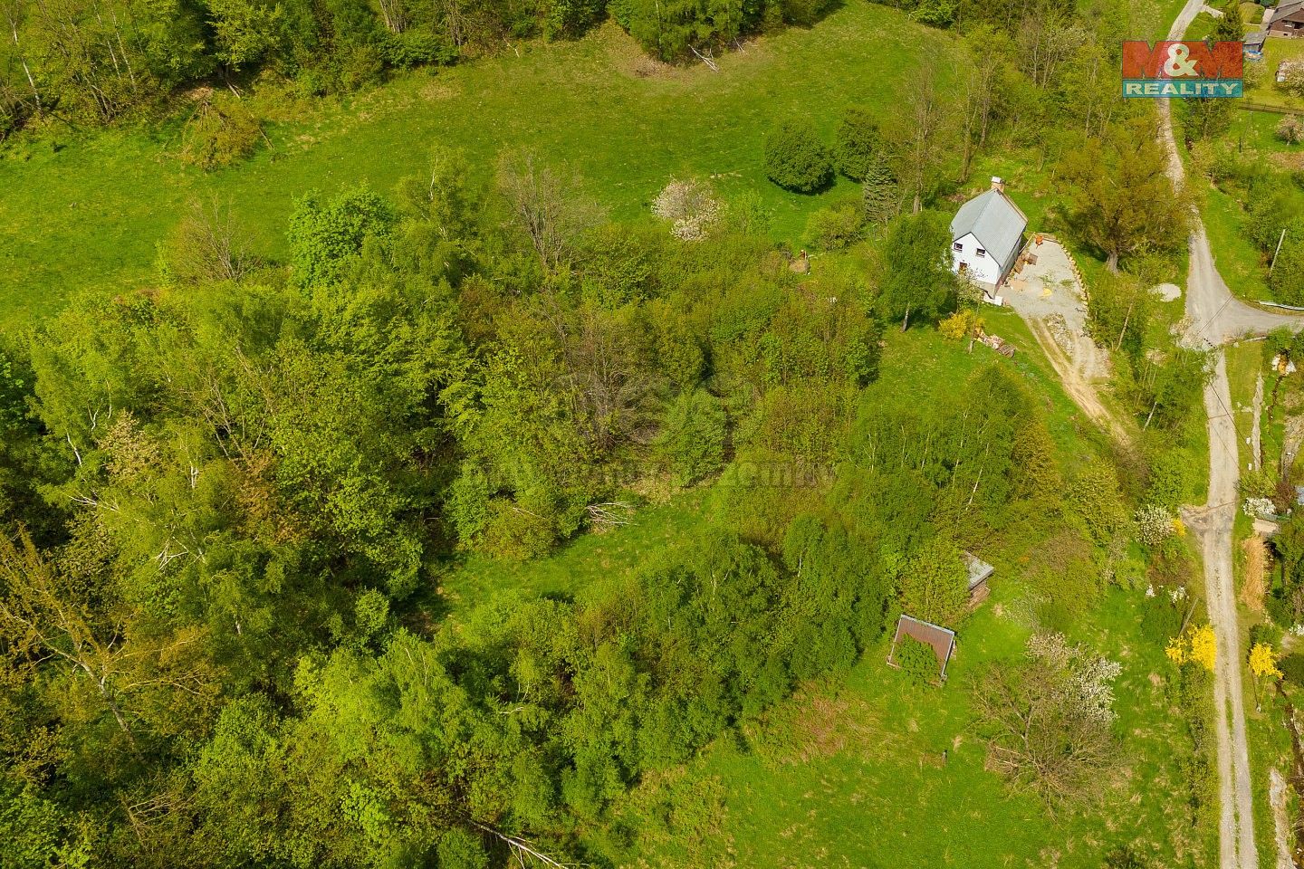 Louka, 2 417 m²