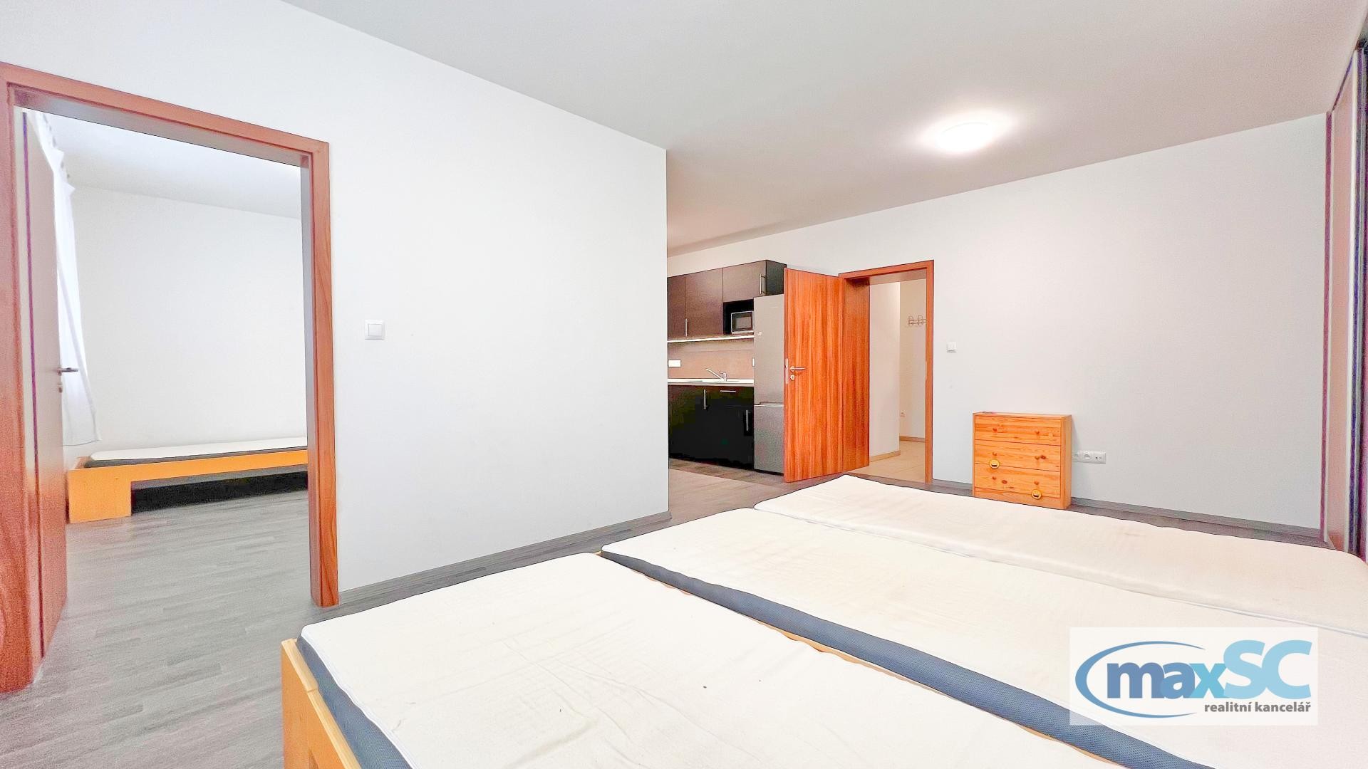 Pronájem byt 2+kk - Bratří Čapků 342, Holice, 54 m² - 2