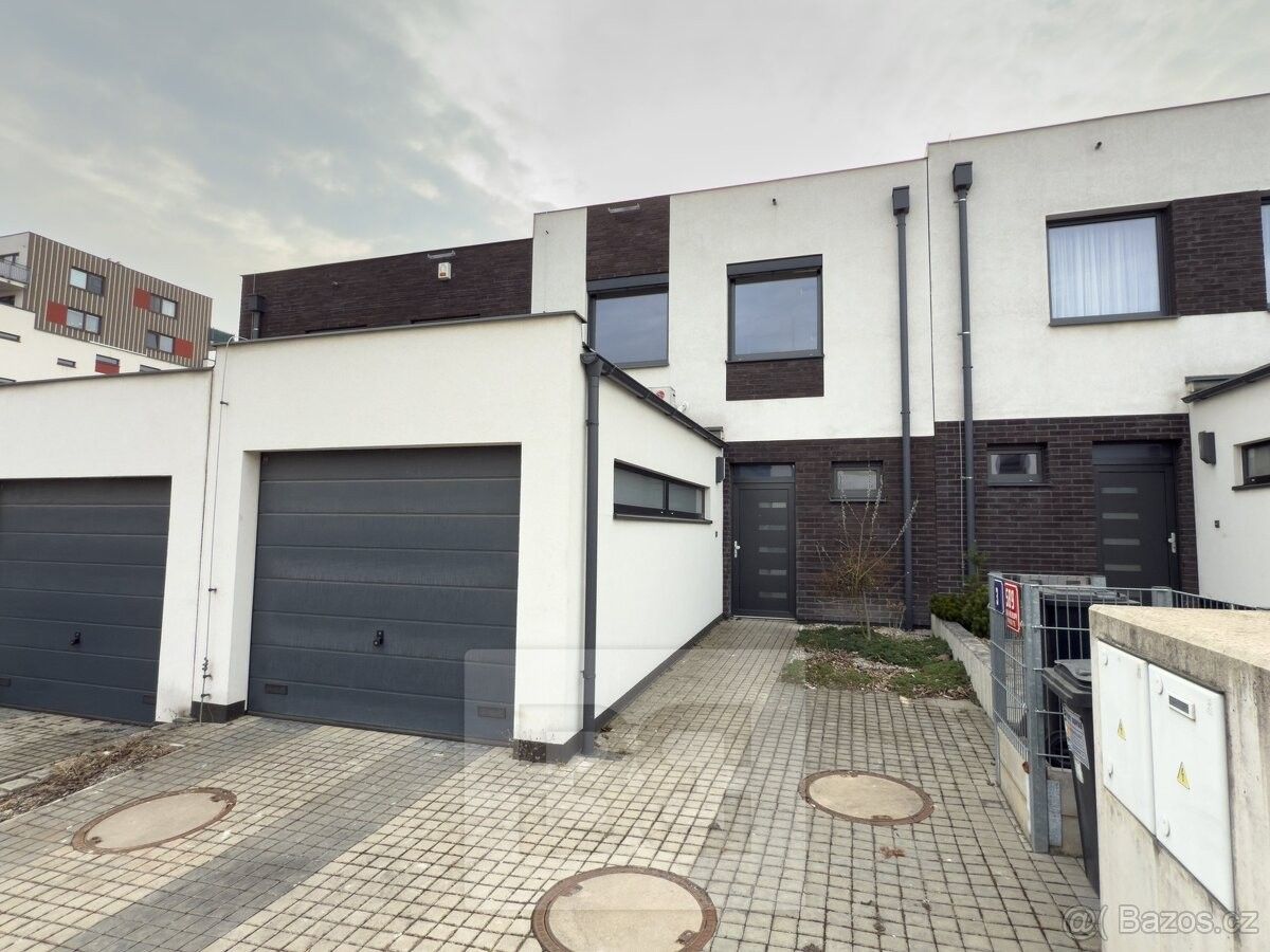 Rodinné domy, 111 01, Praha 10