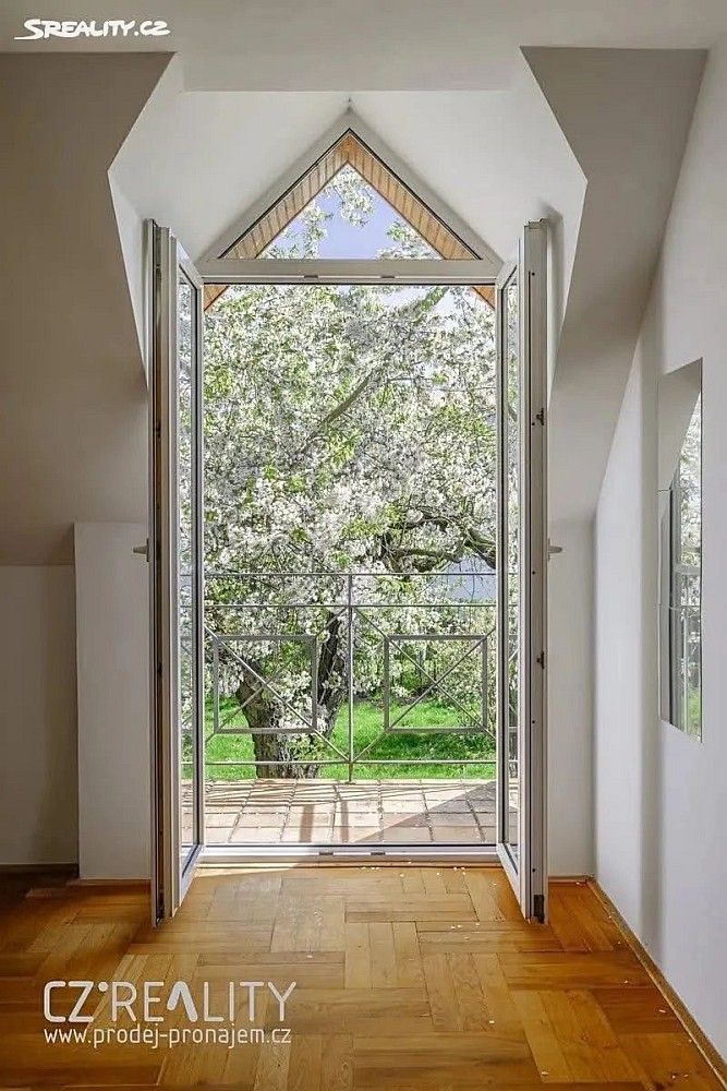 Prodej rodinný dům - Praha - Lipence, okres Praha 16, Hlavní město Praha, 300 m² - 5