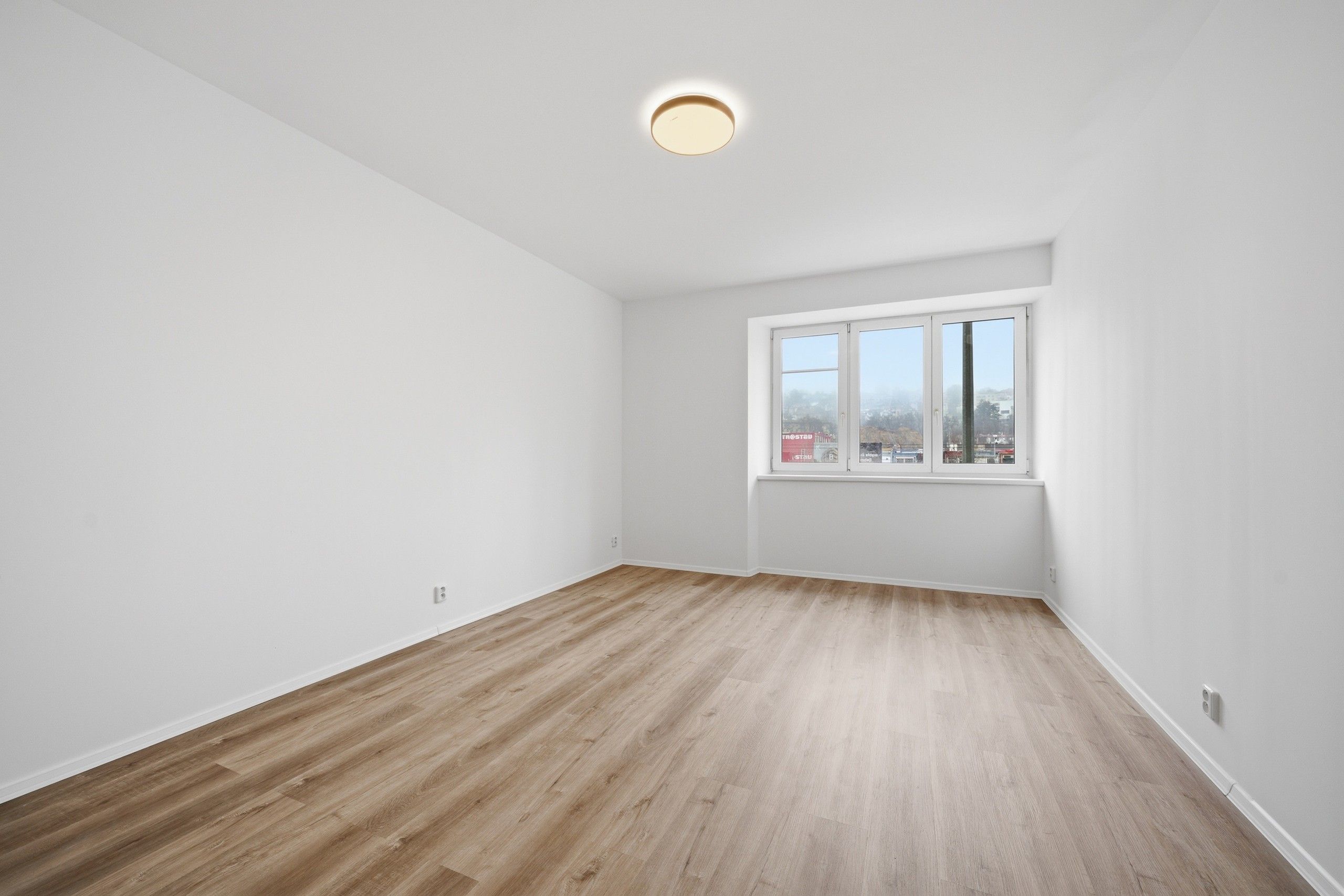 Byt 2+kk · 60 m² · Kolbenova, Praha - 3