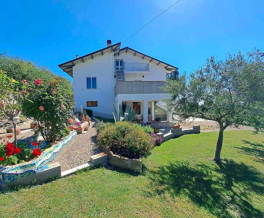 Rodinné domy, Castiglione Messer Raimondo, Abruzzo, Itálie, 291 m² - 1