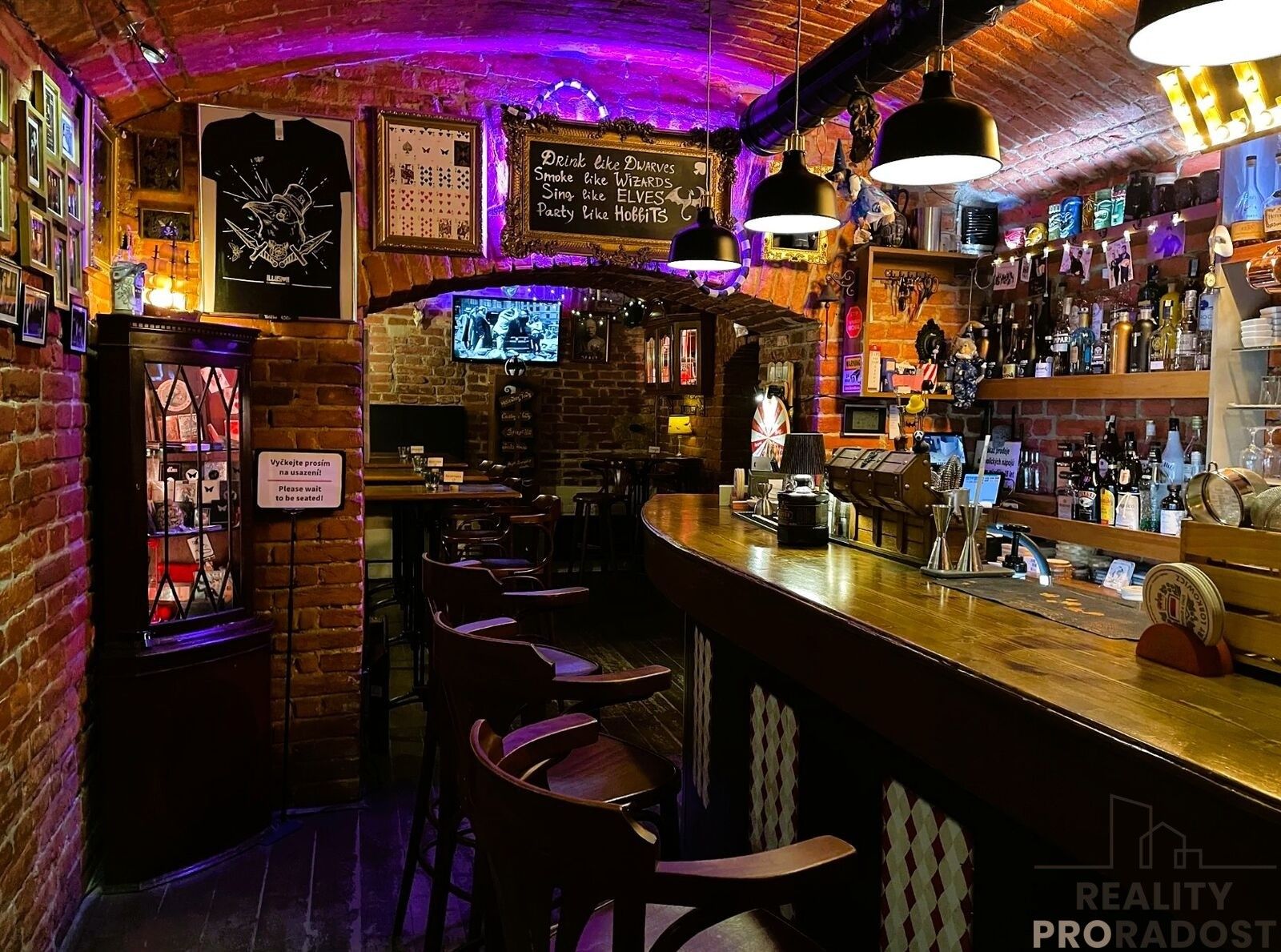 Restaurace, Kurta Konráda, Praha Libeň, 110 m² - 1