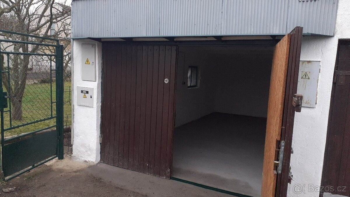 Prodej garáž - Chodov u Karlových Var, 357 35