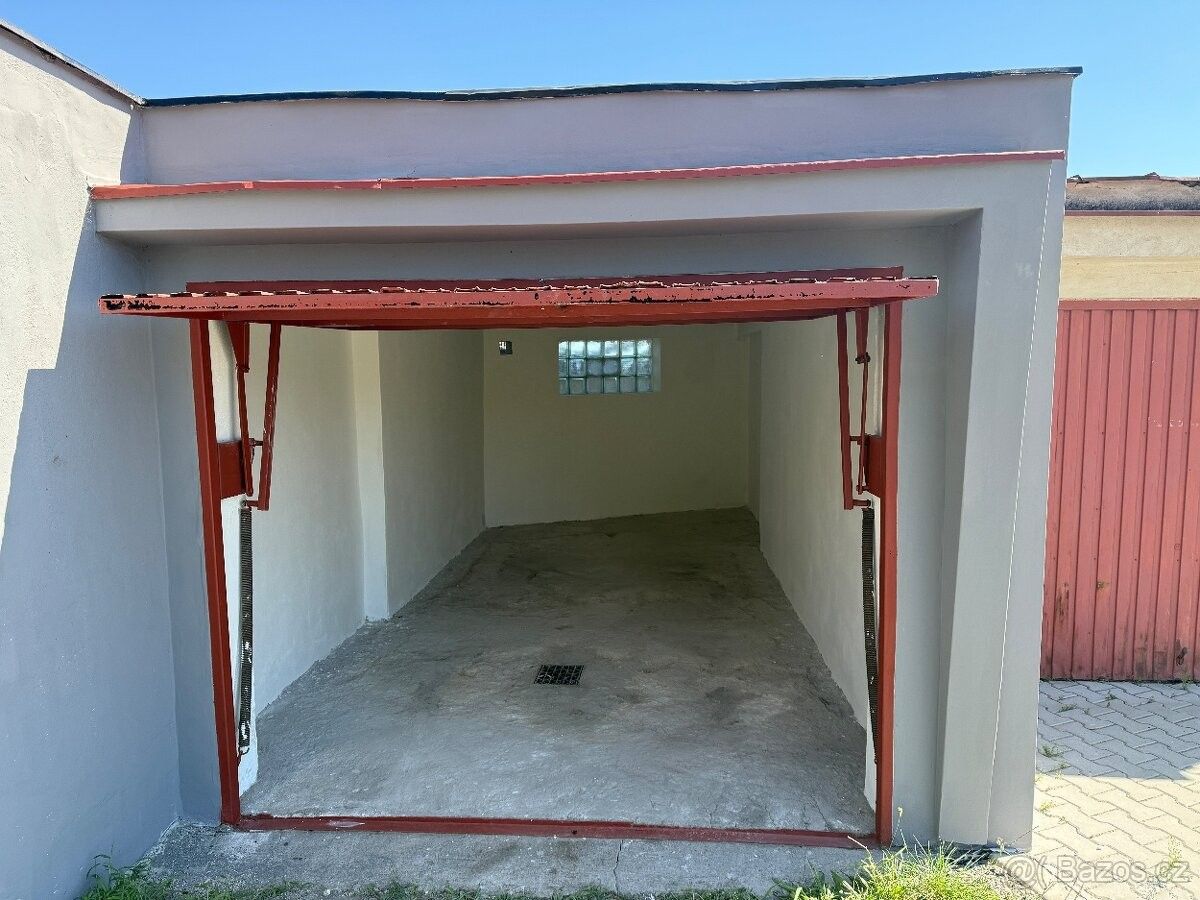 Garáže, Mělník, 276 01