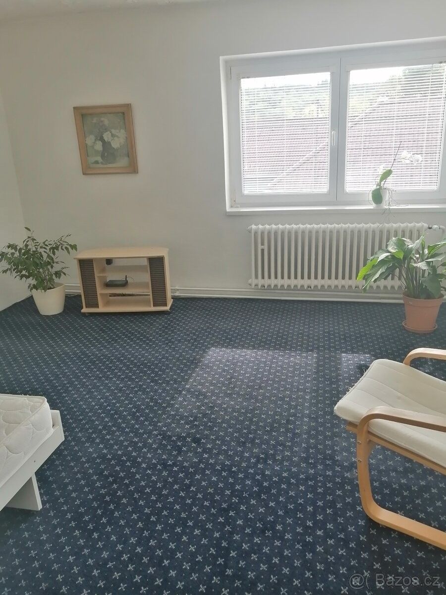 Byty, Líbeznice, 250 65