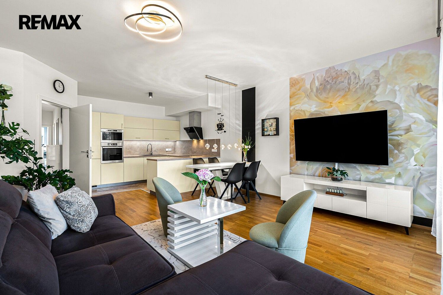 Byt 4+kk · 104 m² · Praha - Karlín, okres Praha 8, Hlavní město Praha - 3