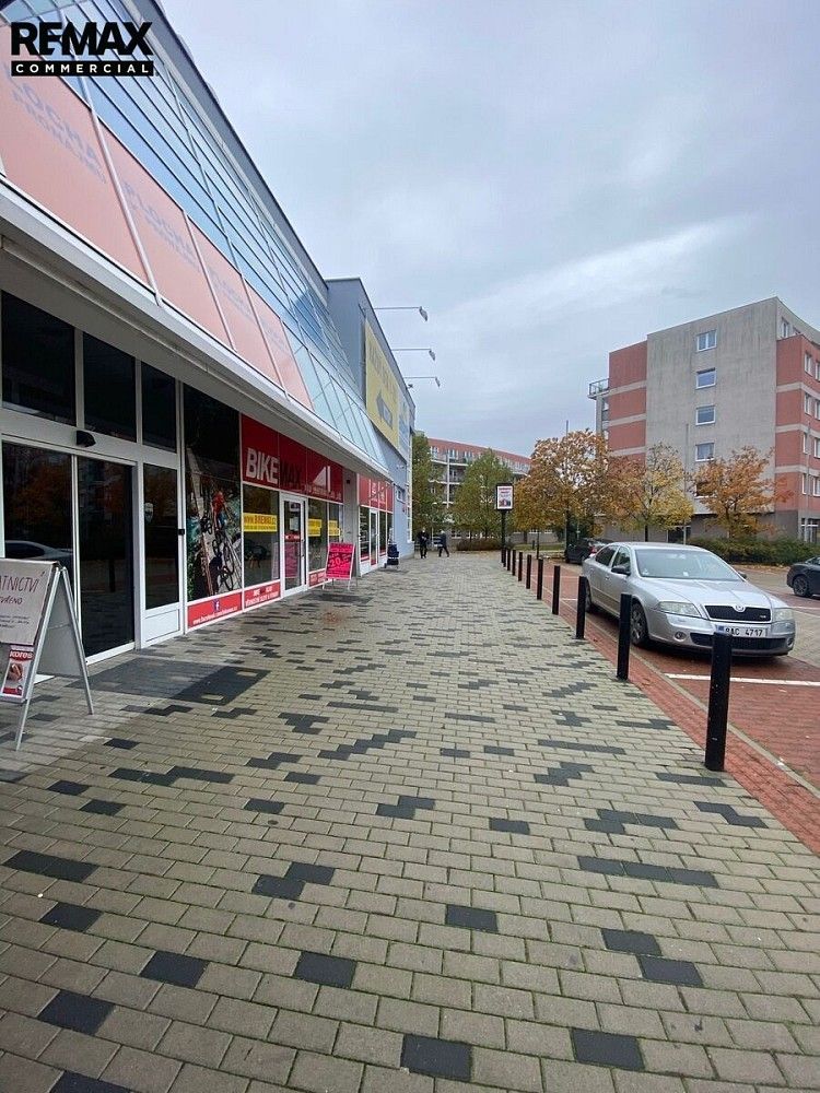 Obchodní prostory · 301 m² · Praha - Černý Most, okres Praha 14, Hlavní město Praha - 3