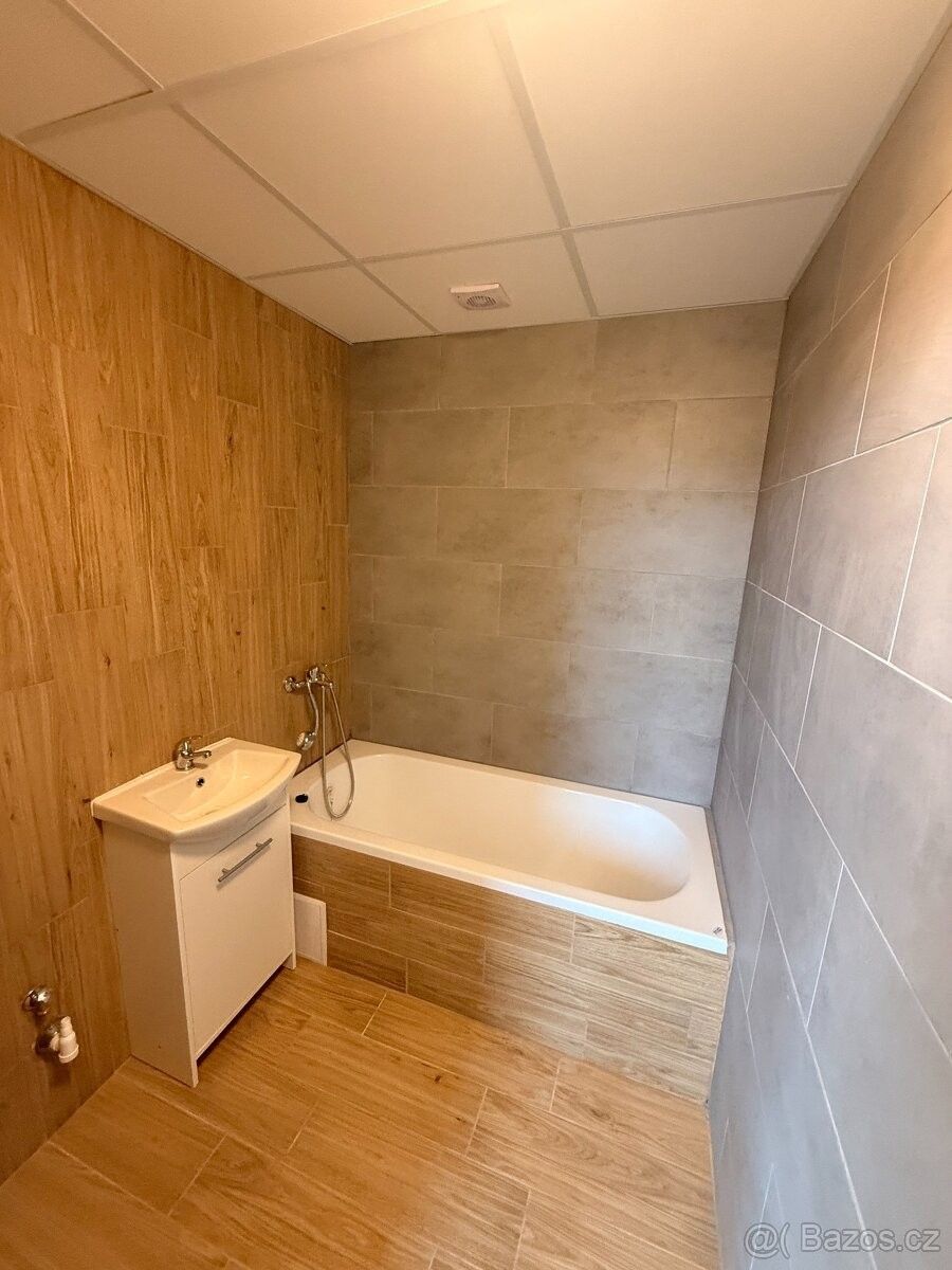 Prodej byt - Chomutov, 430 04