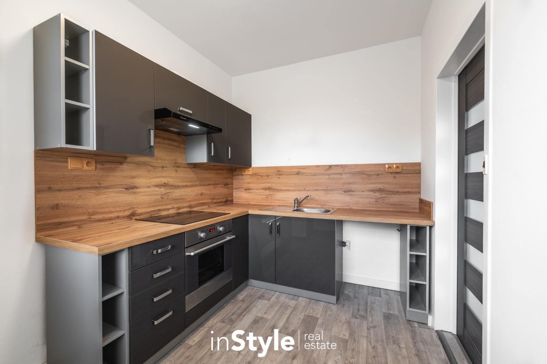 Pronájem byt 1+1 - Sadová, Uherské Hradiště, 34 m²