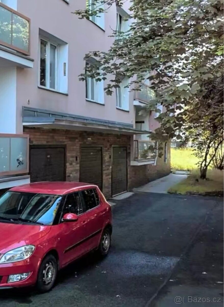 Garáže, Karlovy Vary, 360 01