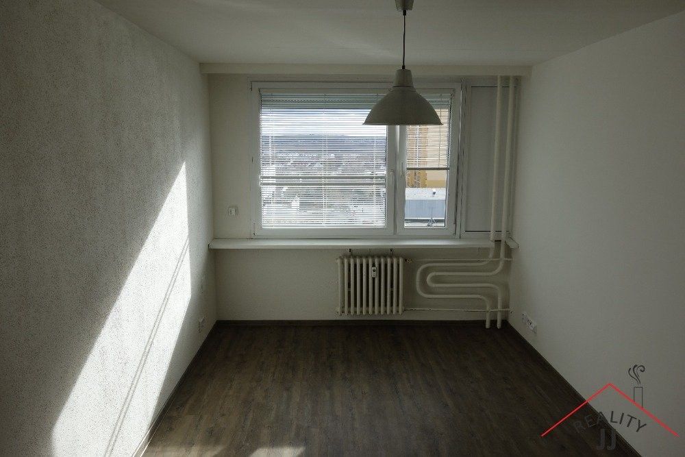 2+kk, V jezírkách, Praha, 45 m²