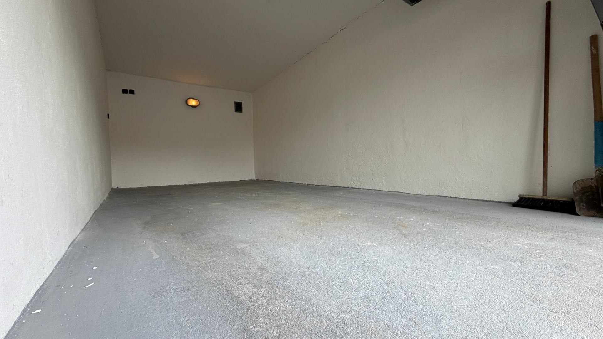 Prodej garáž - V úžlabině, Praha, 16 m² - 5