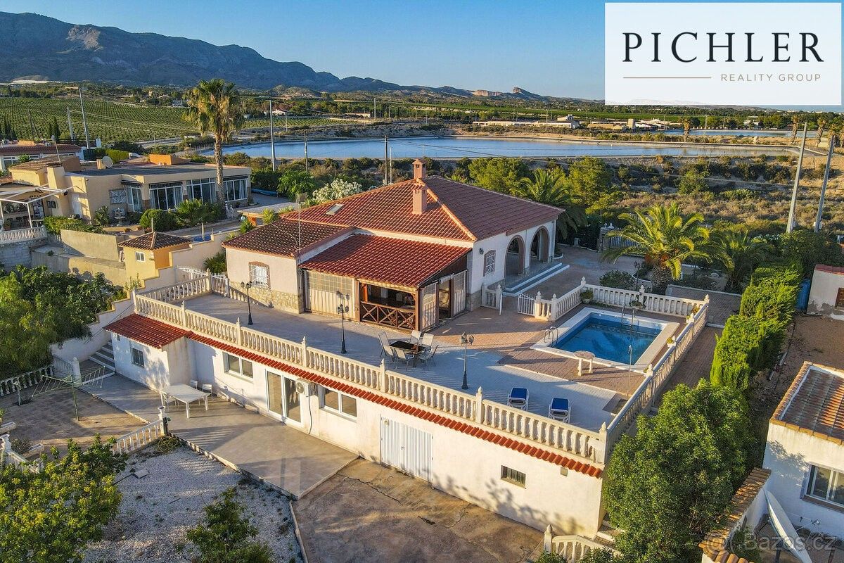 Rodinné domy, 987 66, Zahraničí