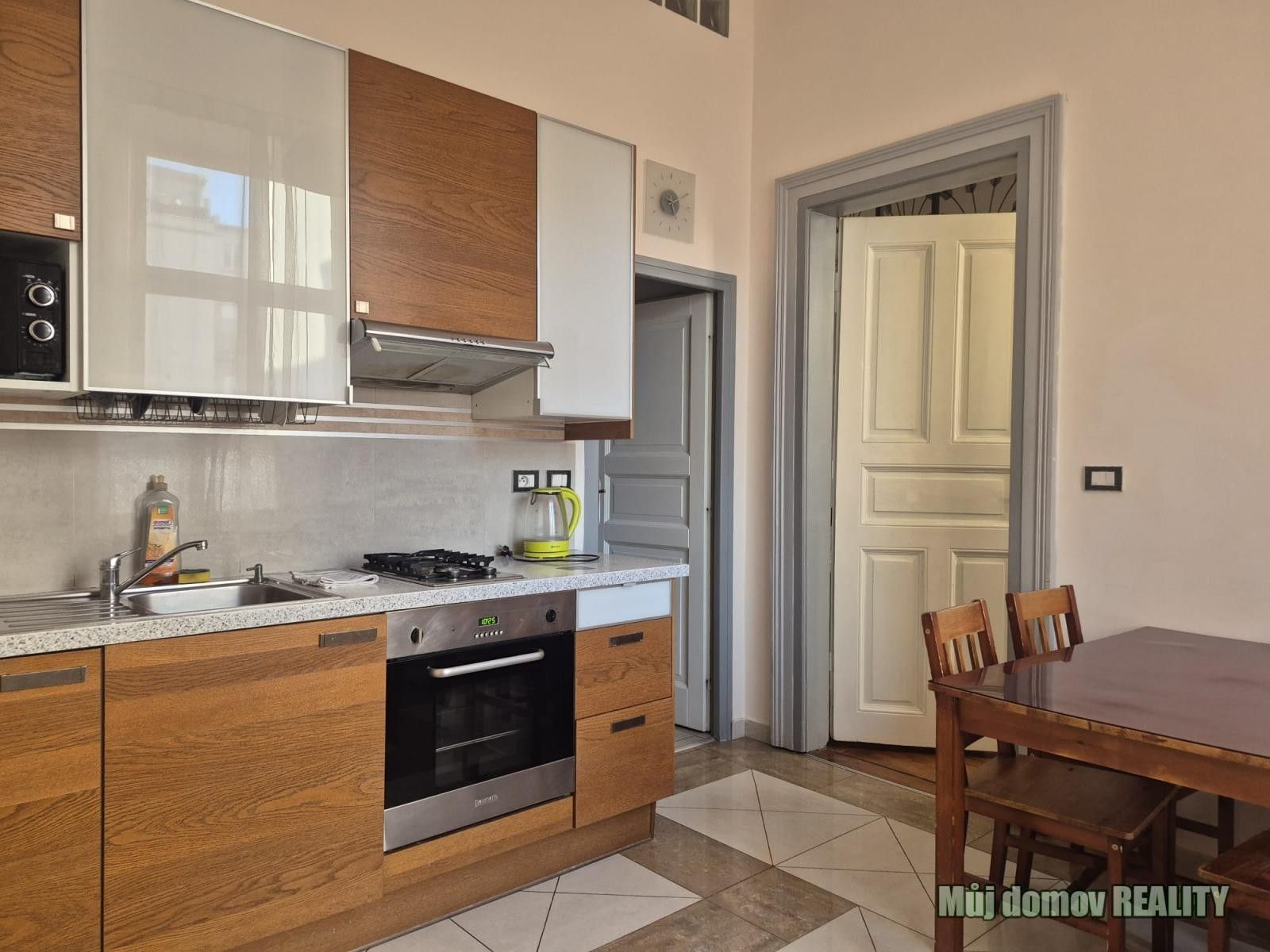 Byt 2+kk · 56 m² · Křižíkova, Praha - 3