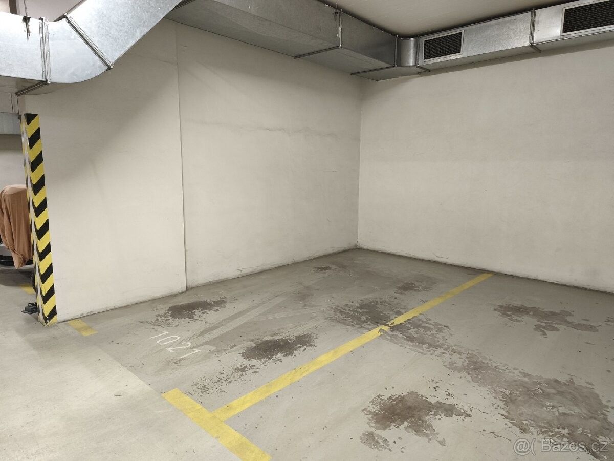 Pronájem garáž - Praha, 158 00