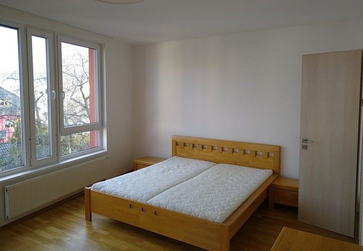2+kk, Květnového vítězství 2373/9, Praha, 67 m²