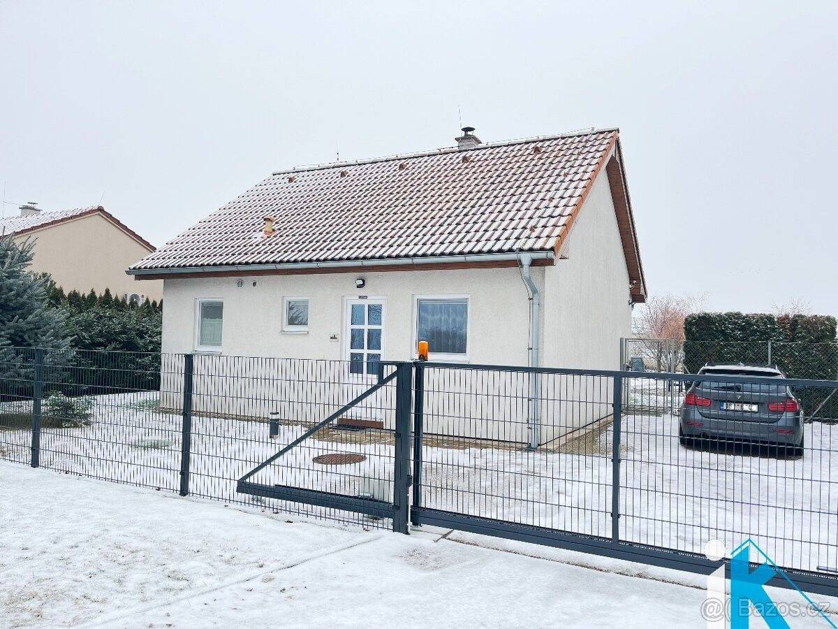 Rodinné domy, Vlasatice, 691 30