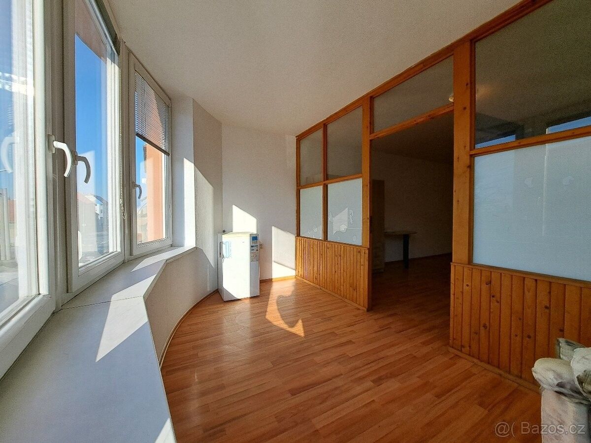 Pronájem byt - Veselí nad Moravou, 698 01