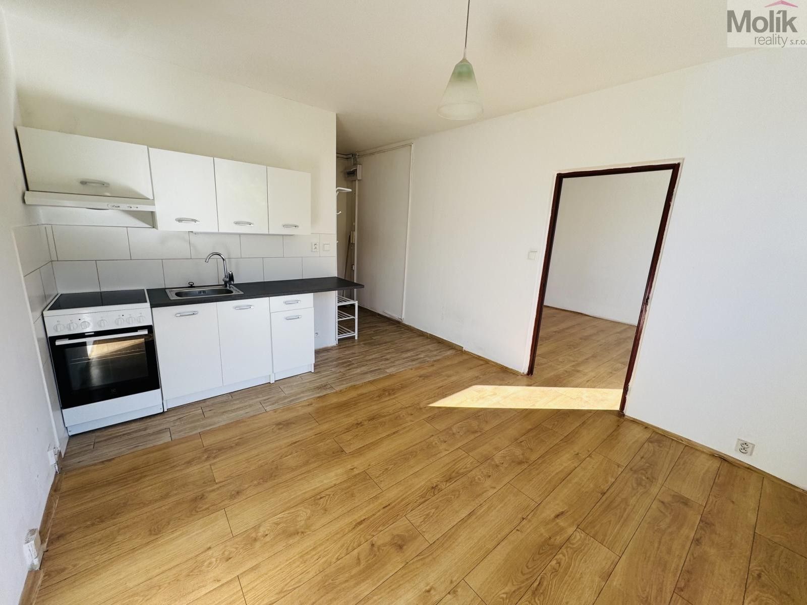 1+1, Marš. Rybalka, Most, 35 m² - 1