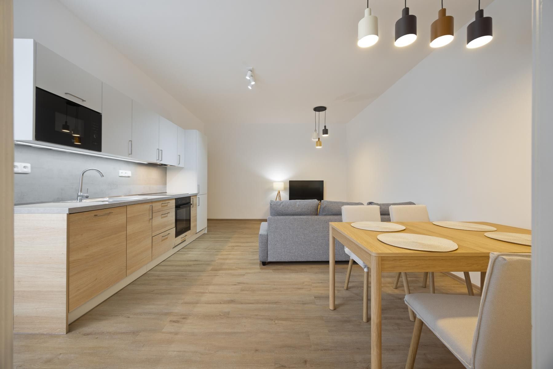 2+kk, Nádražní, Ostrava, 74 m²