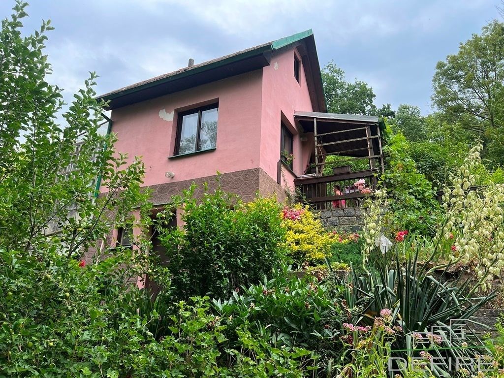 Chaty, Veleň, 45 m²