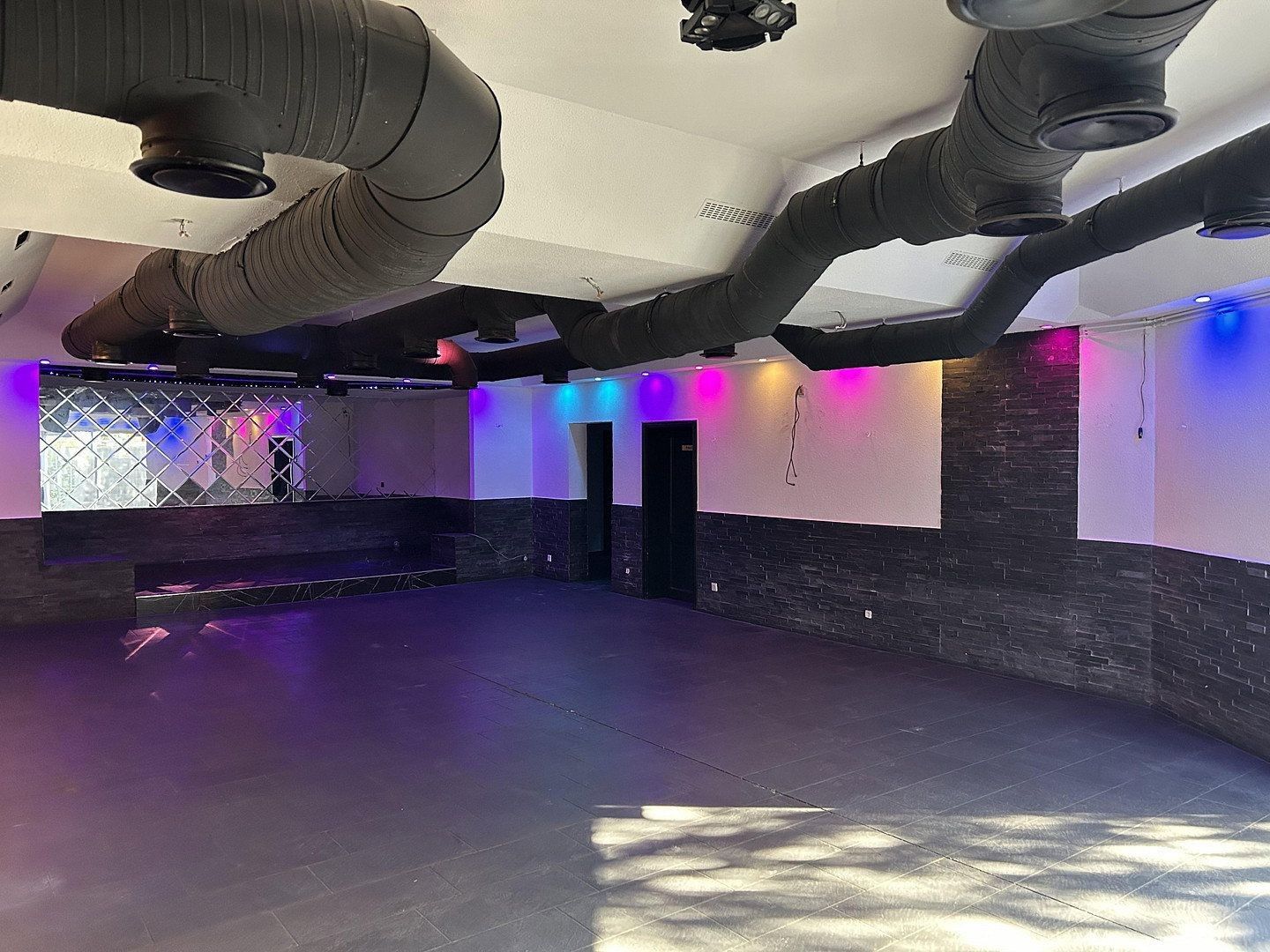 Obchodní prostory · 360 m² · , Země Sársko - 4
