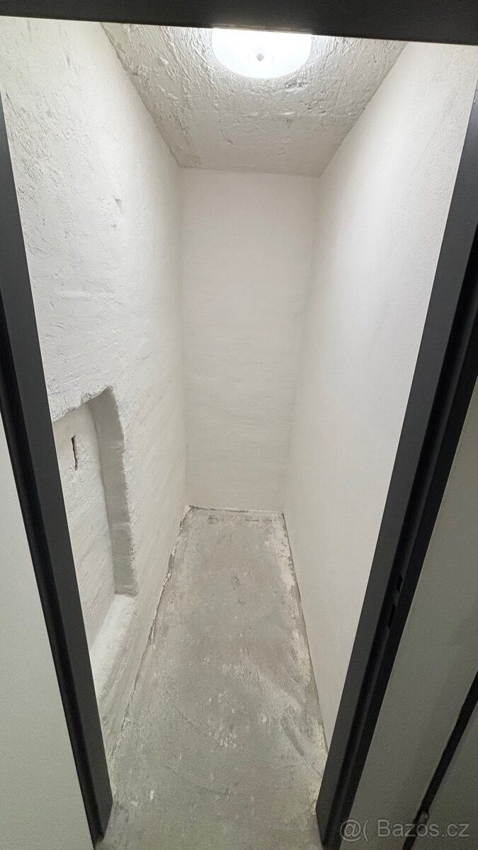 Sklady, Praha, 150 00