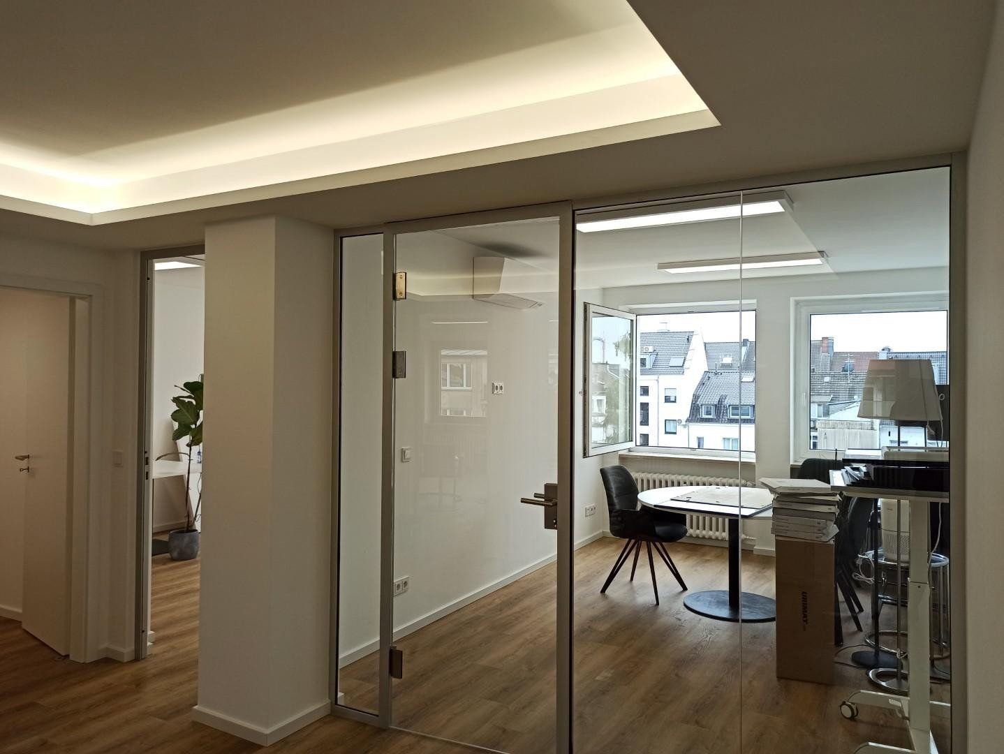 Kanceláře, Am Wehrhahn 41 Düsseldorf Stadtmitte Nordrhein-Westfalen 40211, 90 m² - 1