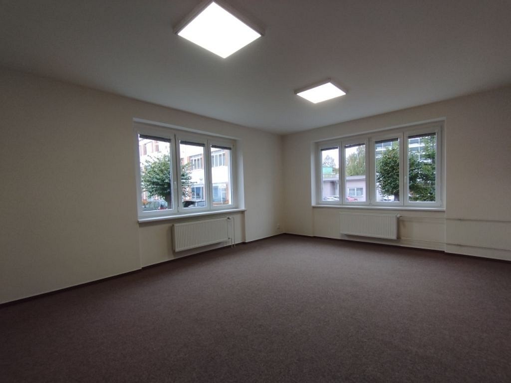 Pronájem kancelář - Padělky I, Zlín, 130 m² - 2