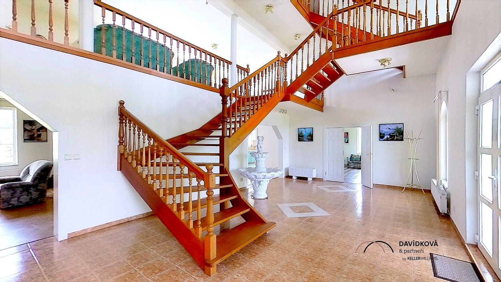 Prodej rodinný dům - Chocerady - Komorní Hrádek, okres Benešov, 1 085 m² - 5