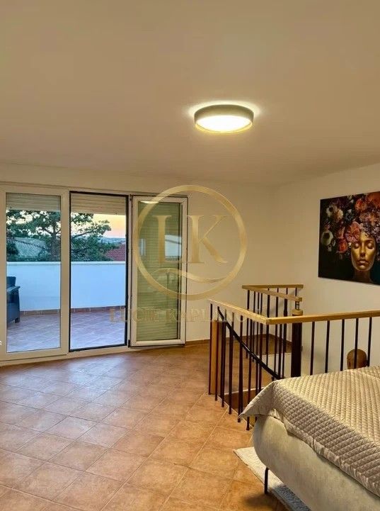 Prodej rodinný dům - 987 66, Zahraničí - 2