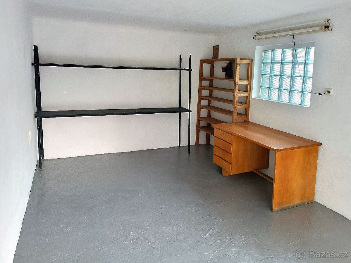 Garáže, Plzeň, 312 00