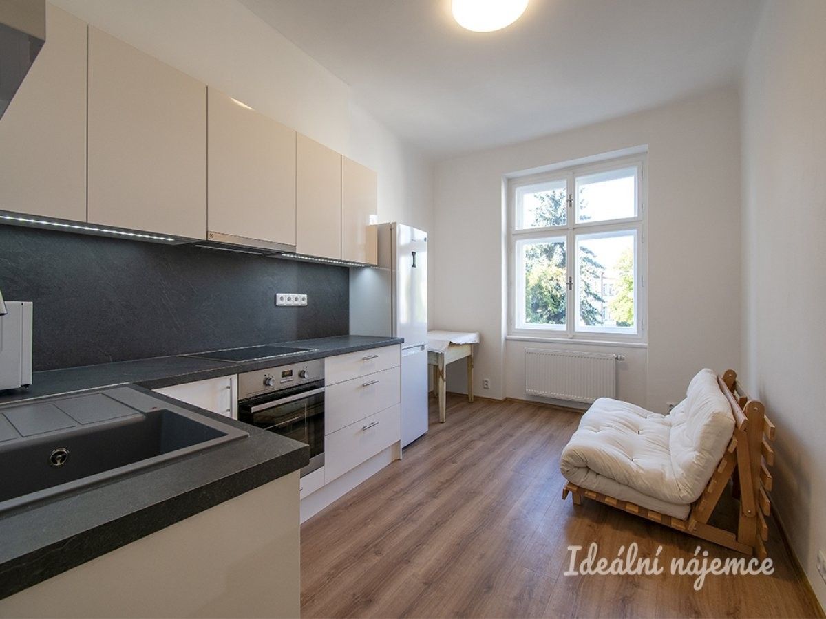 2+kk, Basilejské náměstí, Praha, 49 m²
