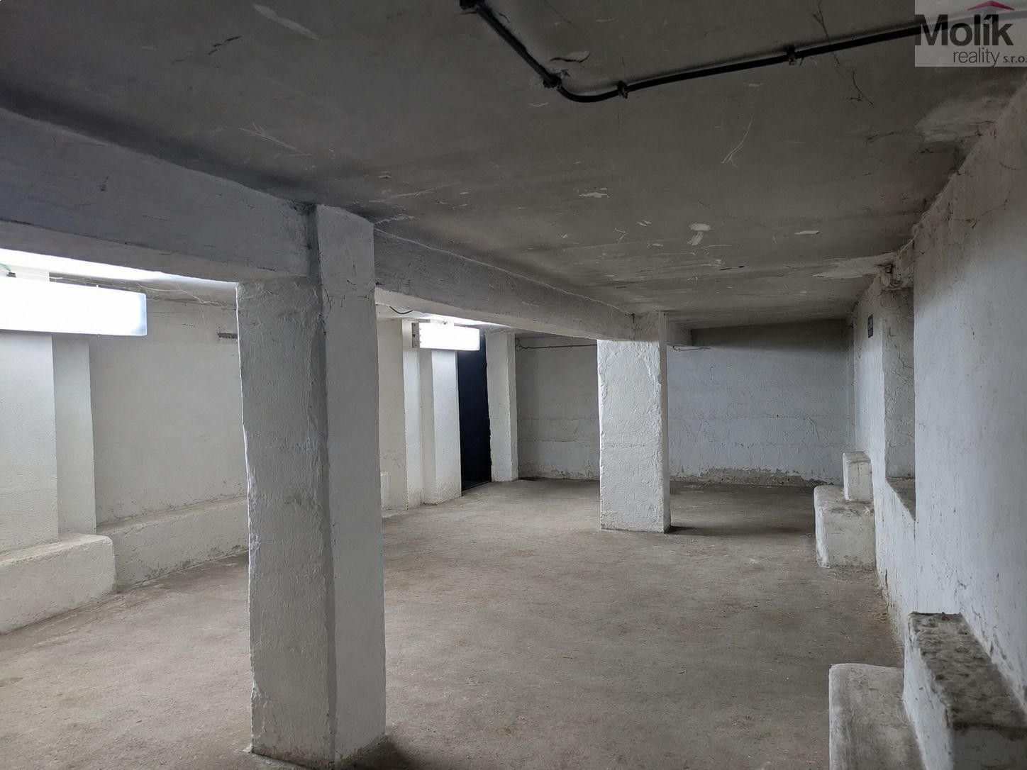 Sklady, Thámova, Teplice, 200 m² - 2