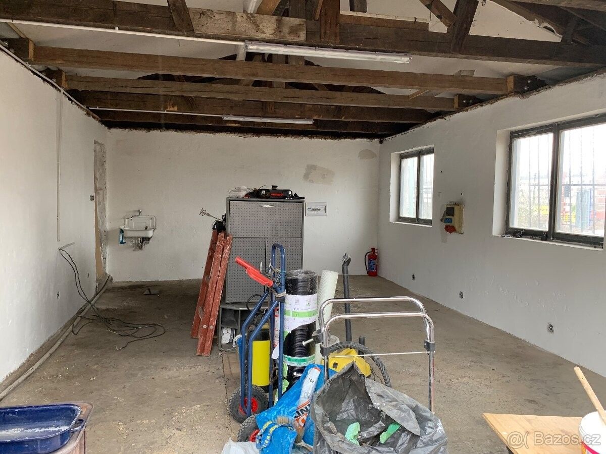 Garáže, Praha, 199 00