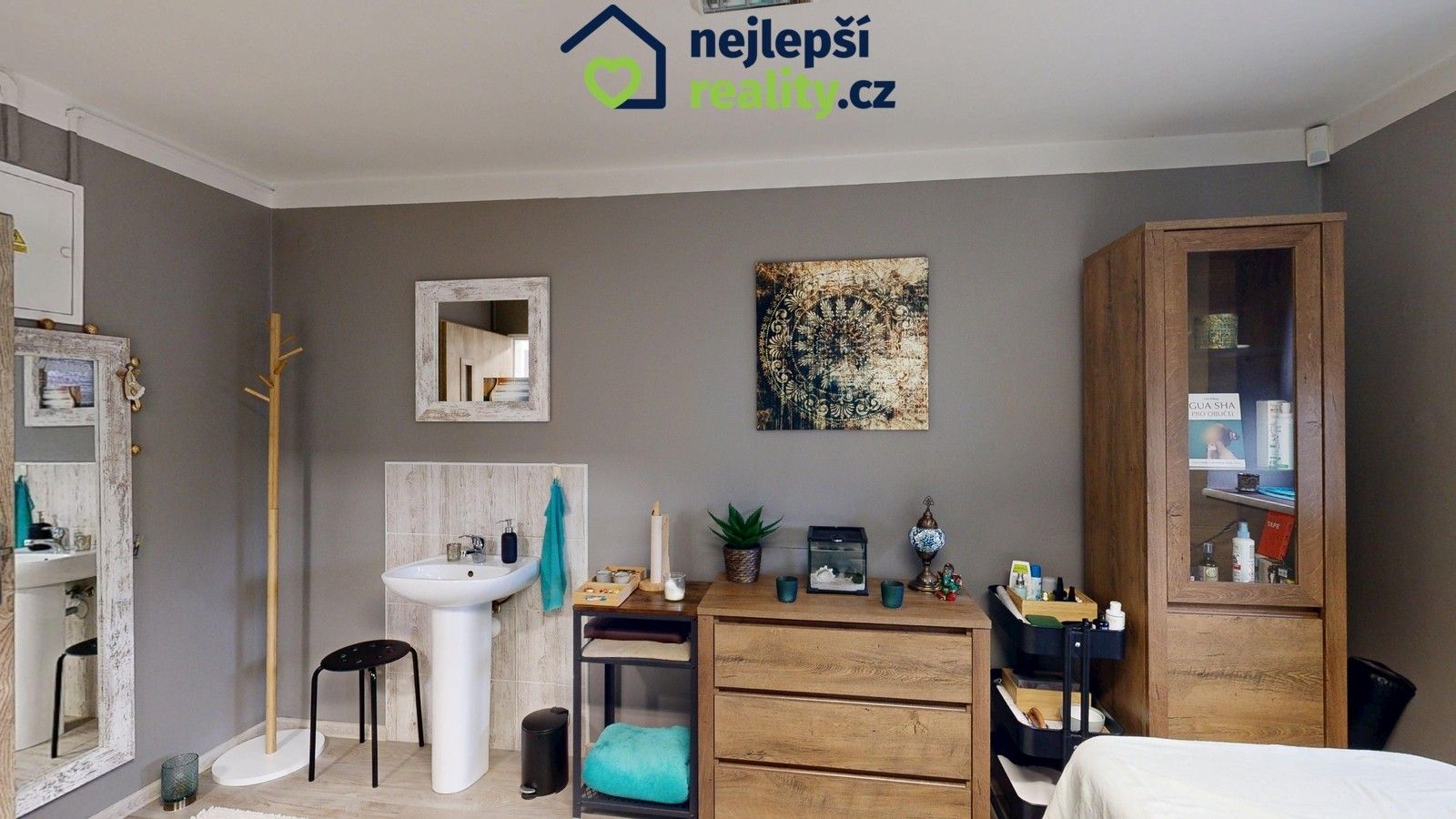 Prodej obchodní prostory - Mikoláše Alše, Most, 12 m²