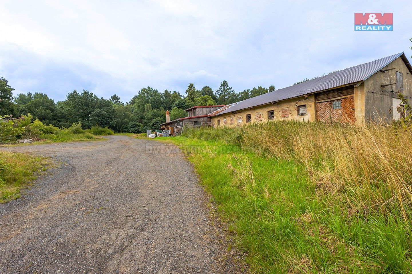 Sklady, Beskydy, 300 m² - 1