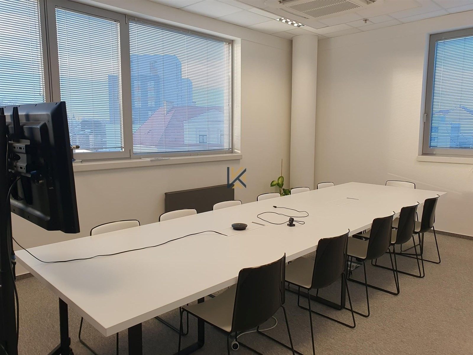 Pronájem kancelář - Jankovcova, Praha, 478 m²