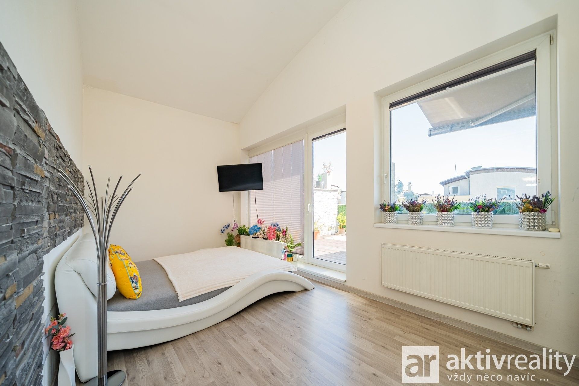 Byt 2+kk · 54 m² · Pastevců, Praha - 4