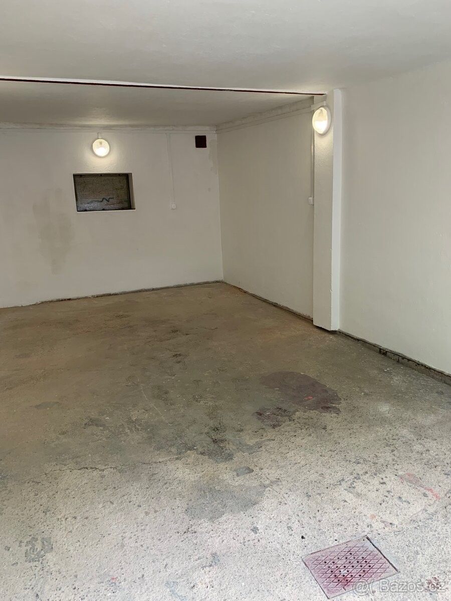Pronájem garáž - Dvůr Králové nad Labem, 544 01