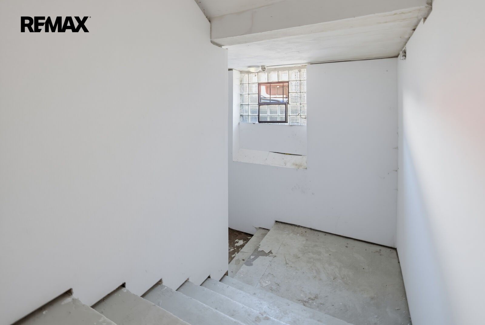 Výrobní prostory · 2 350 m² · Mánesova 1356, Aš - 4