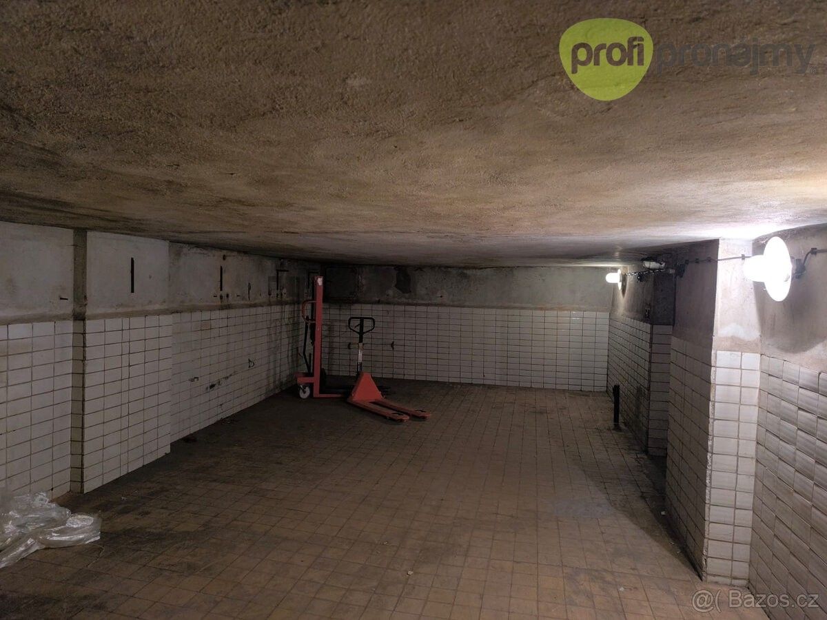 Sklady, Ostrava, 702 00 - 2