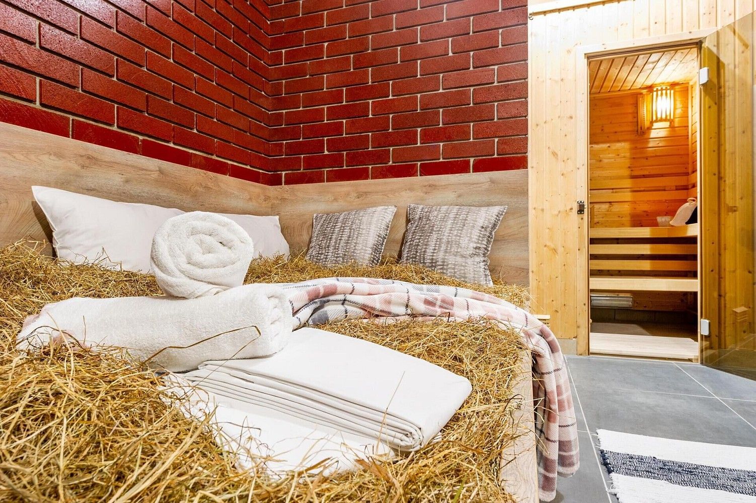Obchodní prostory · 333 m² · Praha - Smíchov, okres Praha 5, Hlavní město Praha - 3