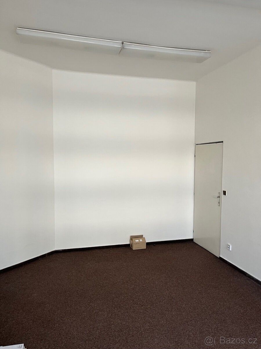 Pronájem kancelář - Praha, 130 00