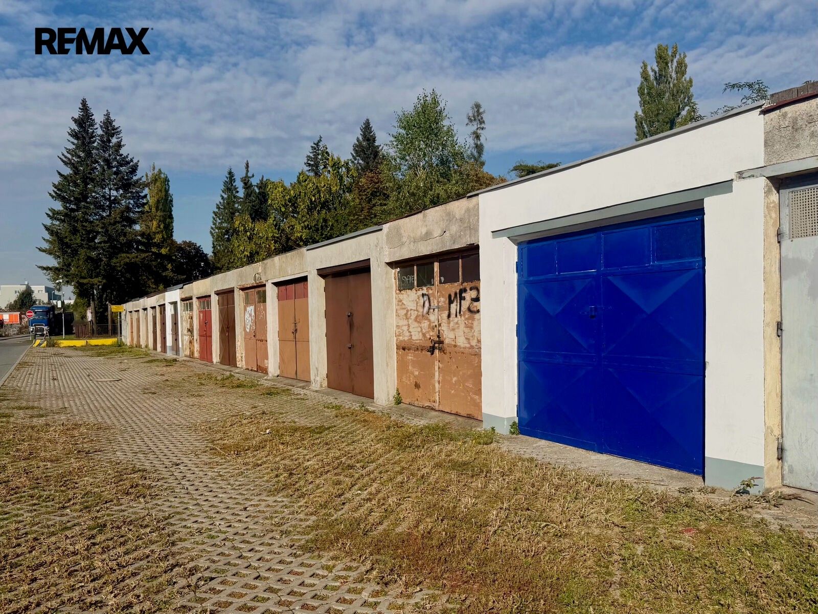 Garáže, K sedlišti 665, Praha Čakovice, 18 m² - 2