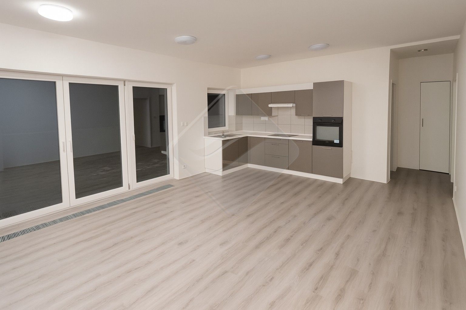 3+kk, Keltská, Praha, 70 m²